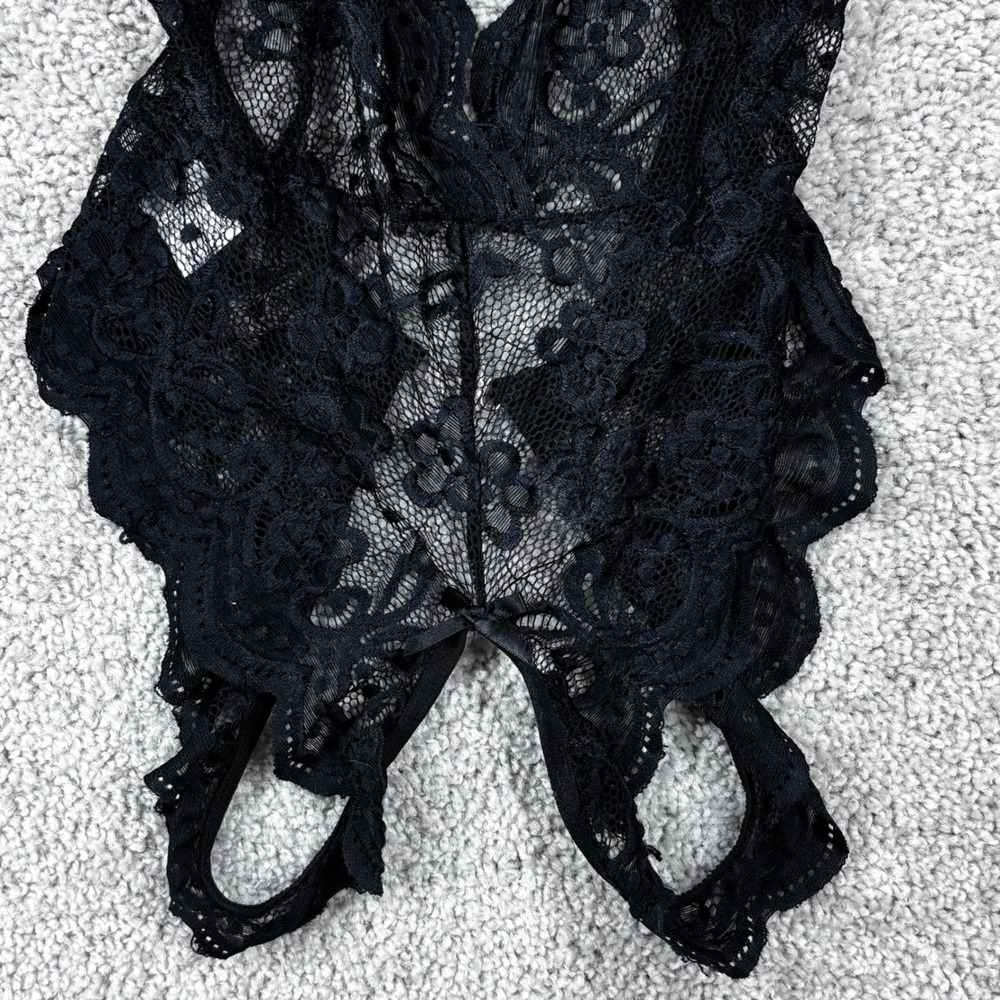 Black Floral Lace Teddy Bodysuit Rhinestone Heart Bow Detail Medium Womens - Picture 3 of 9